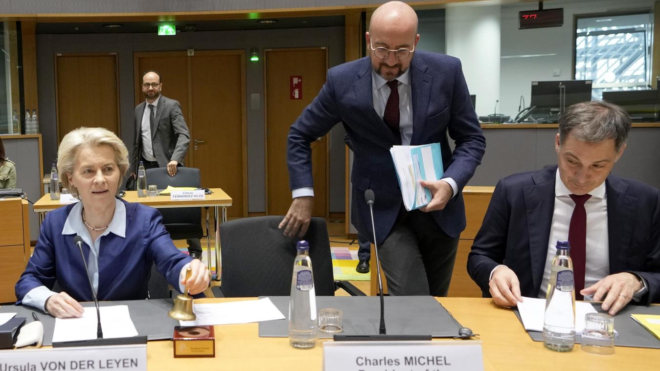 <p>EU-Kommissionspräsidentin Ursula von der Leyen, EU-Ratspräsident Charles Michel und der belgische Premier Alexander De Croo (von links)</p>