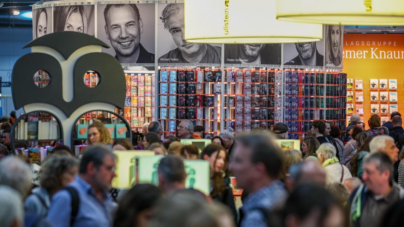 <p>Die ersten Besucher sind auf die Leipziger Buchmesse geströmt.</p>