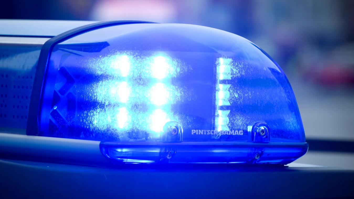 <p>Fahrerflucht nach Unfall in Raeren: Autofahrerin lässt verletzten Mopedfahrer zurück</p>
