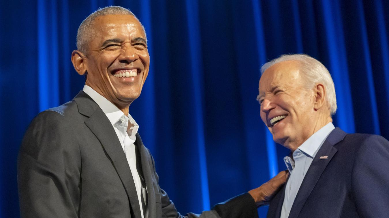 <p>Präsident Joe Biden (rechts) und der ehemalige US-Präsident Barack Obama nehmen an einer Benefizveranstaltung in der Radio City Music Hallteil.</p>