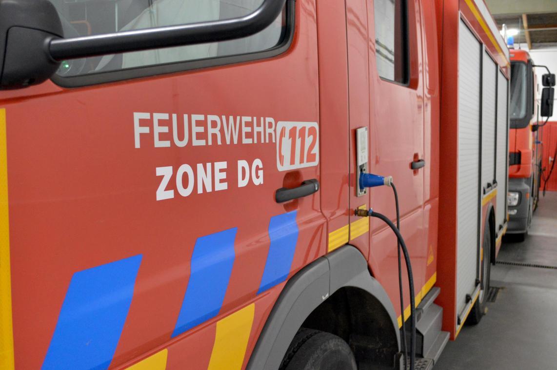 <p>Die Wachen Büllingen und Amel der Hilfeleistungszone DG rückten am Ostermontag zu einem Wohnhausbrand nach Holzheim aus.</p>