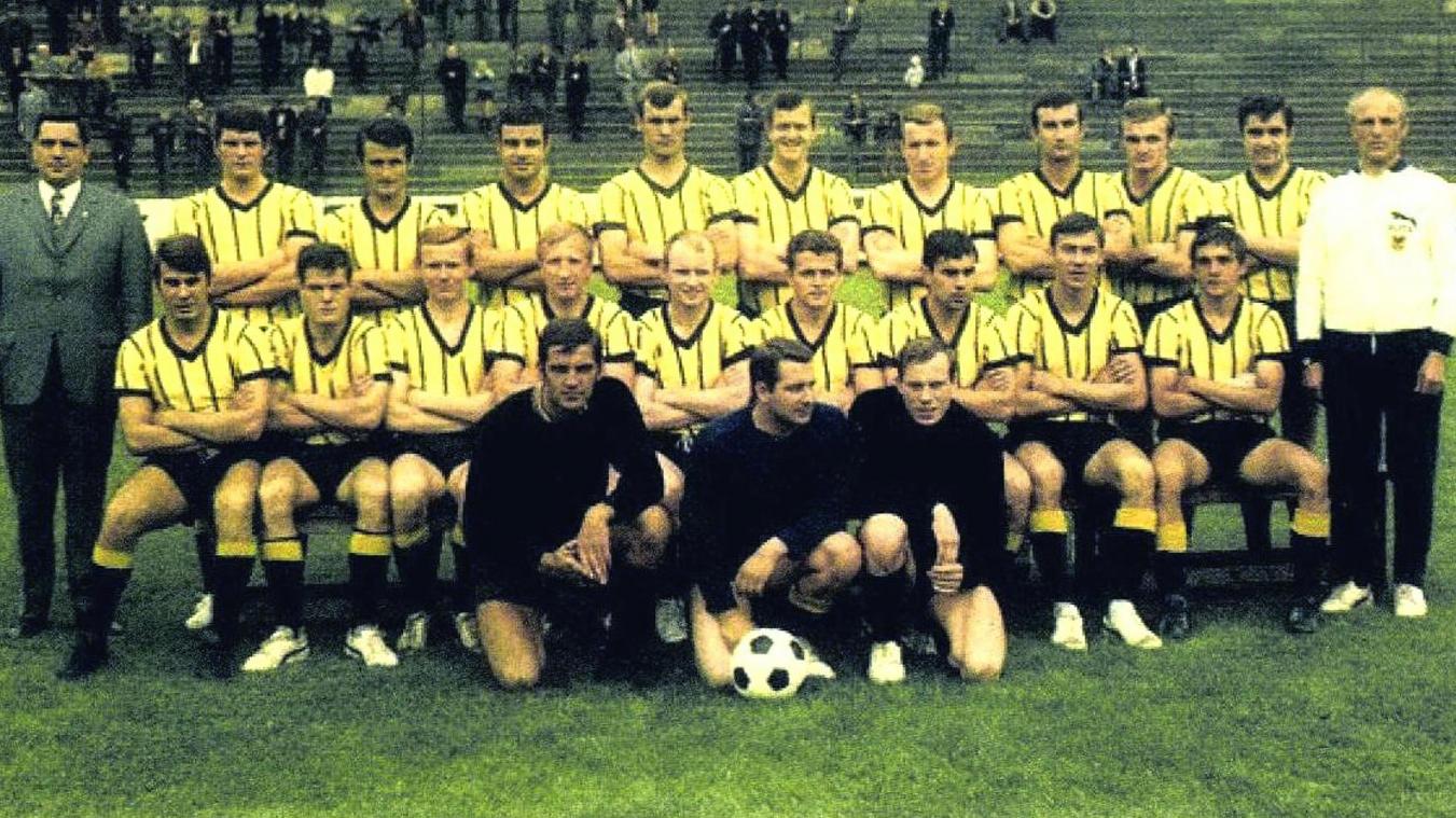 <p>Mit dieser Mannschaft startete Alemannia Aachen in die Saison 1968-69. Die Spielzeit endete mit der Vizemeisterschaft.</p>