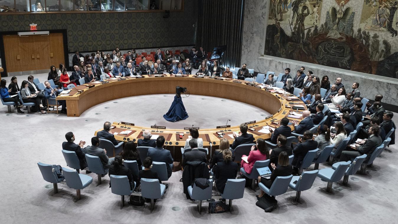 <p>Mitglieder des Sicherheitsrats der Vereinten Nationen applaudieren nach einer Abstimmung.</p>