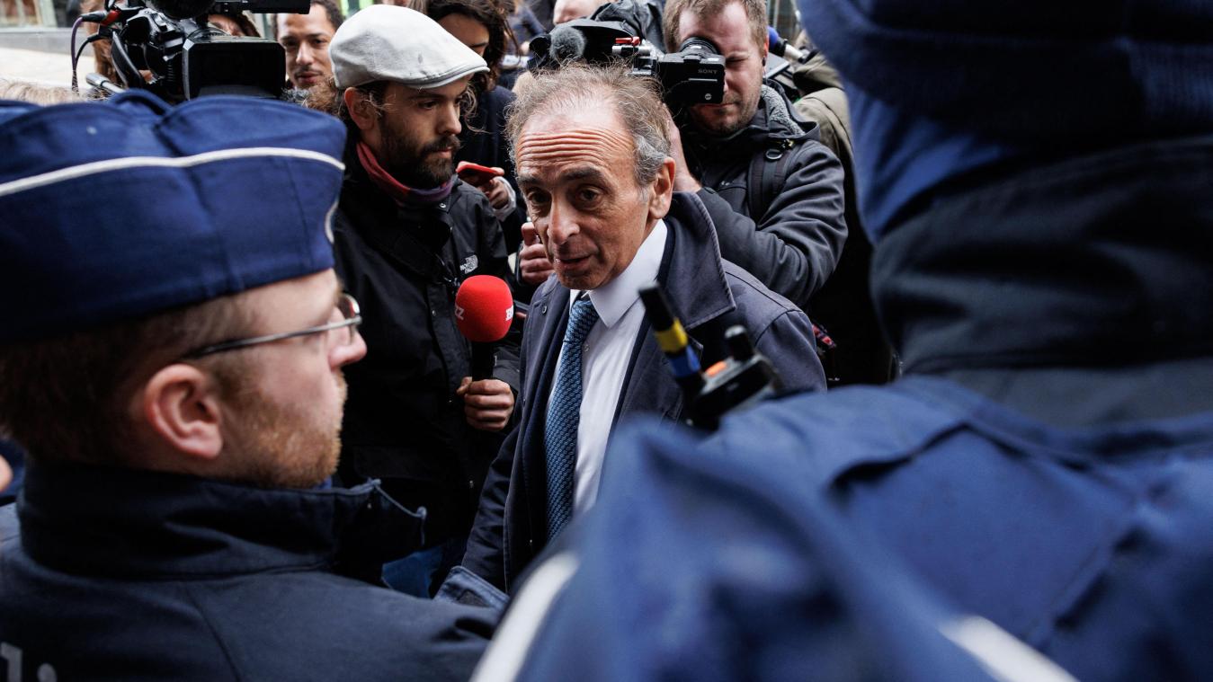 <p>„Belgien unterwirft sich der Scharia“, sagte der französische rechtsextreme Politiker Éric Zemmour gegenüber der Presse, als er versuchte, durch die Polzeiabsperrung zum Eingang des Veranstaltungssaales zu gelangen.</p>
