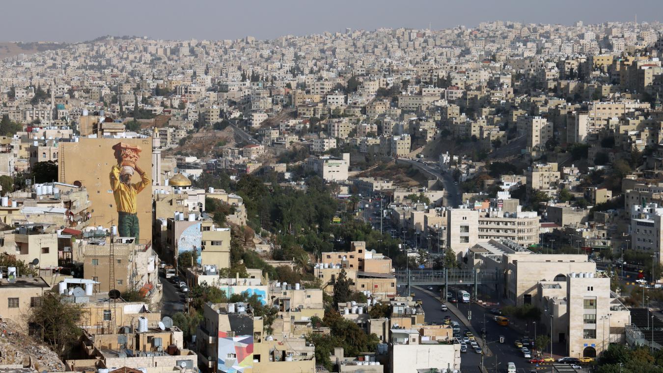 <p>Amman vom Zitadellenhügel aus gesehen: In der Hauptstadt Jordaniens leben knapp zwei Millionen Menschen, in der gesamten Metropolregion sind es doppelt so viele.</p>