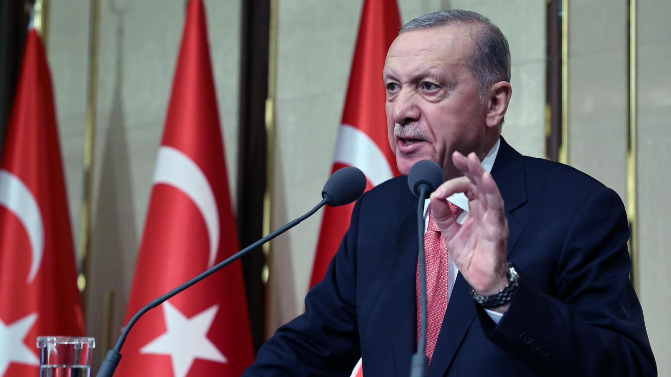 <p>Trotz Erdogans Verbalattacken gegen die Regierung des israelischen Ministerpräsidenten Benjamin Netanjahu hatte die Türkei sich zuletzt verstärkt darum bemüht, eine vermittelnde Rolle im Gaza-Krieg einzunehmen.</p>