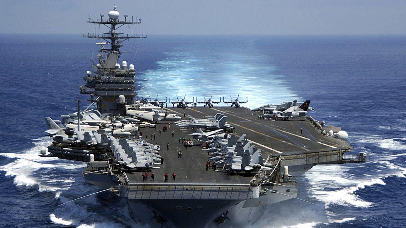<p>Einer der größten US amerikansichen Flugzeugträger, die USS Carl Vinson (CVN 70), ist auf hoher See unterwegs.</p>