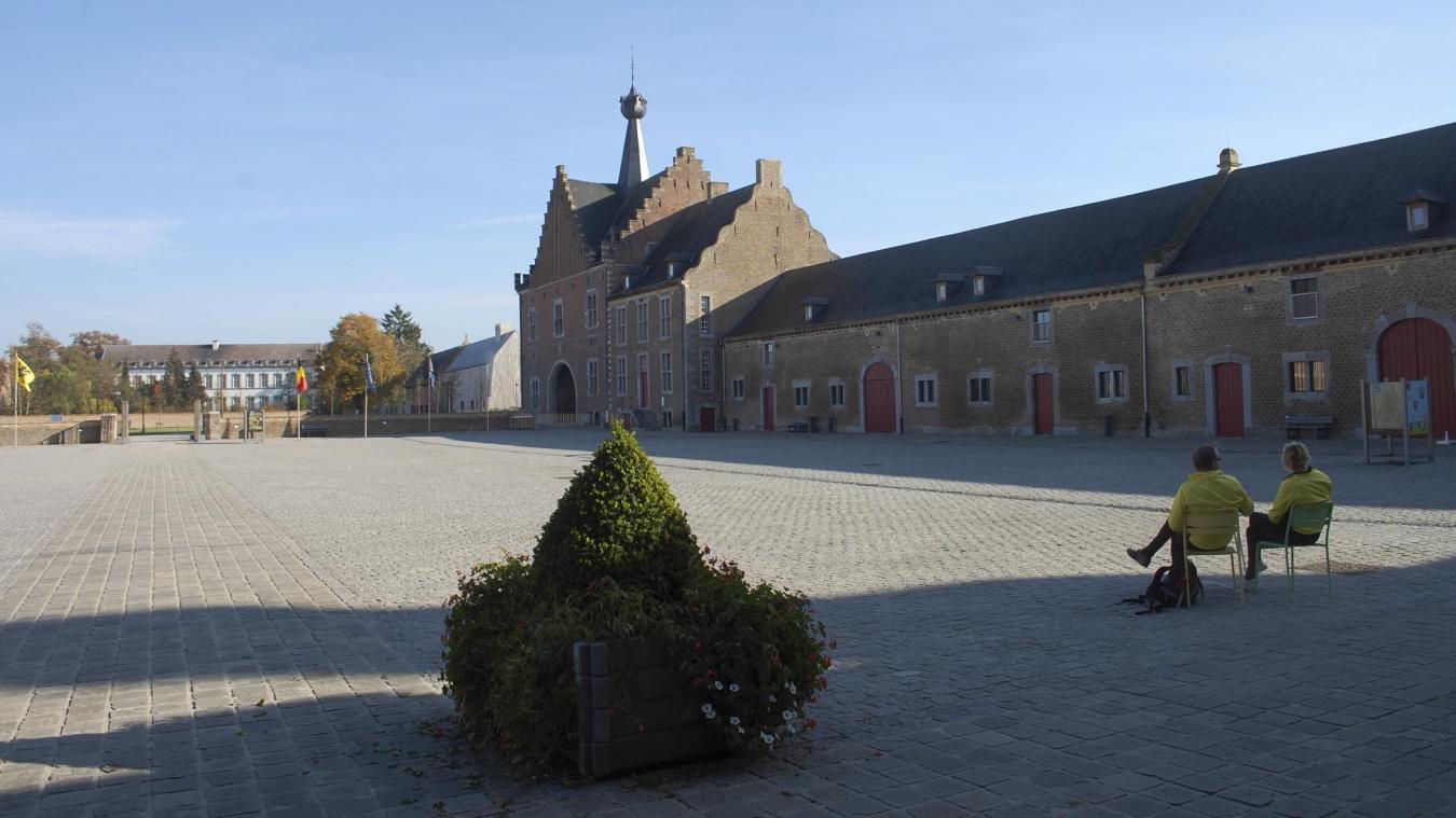 <p>Ein Blick auf das Äbtissinengebäude im Innenhof der Abtei Herkenrode</p>