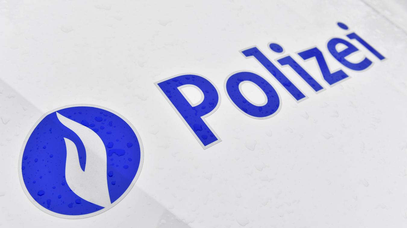 <p>Spektakulärer Unfall in Eupen: Auto überschlägt sich</p>
