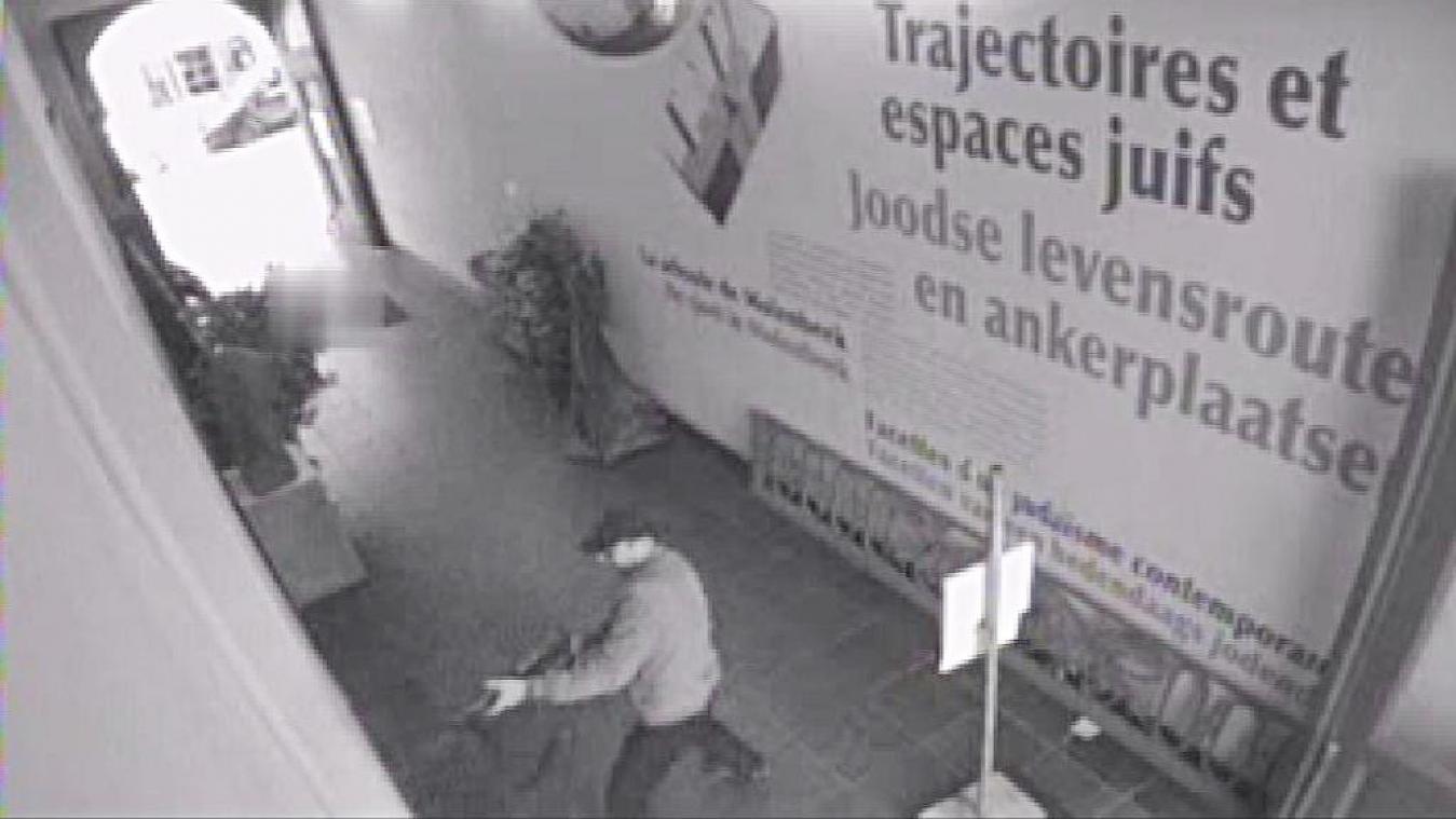 <p>Der Attentäter Mehdi Nemmouche erschießt im Jüdischen Museum in Brüssel vier Menschen. Die Bluttat war der Startpunkt einer ganzen Reihe von Anschlägen in Europa, bei denen es einen IS-Bezug gab oder die der IS für sich beanspruchte.</p>
