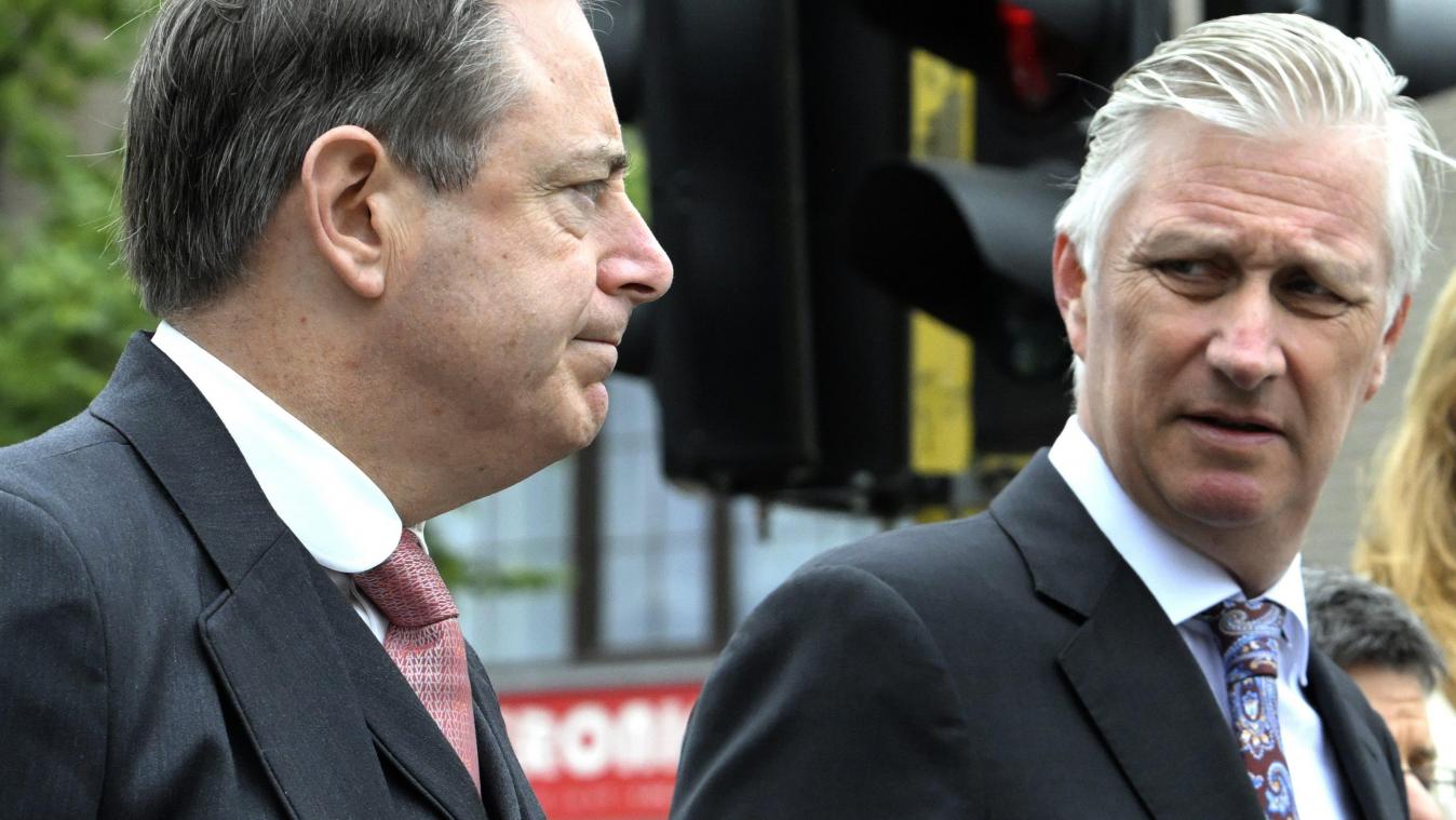 <p>An diesem Mittwoch wird Informator Bart De Wever dem König erstmals Bericht erstatten.</p>