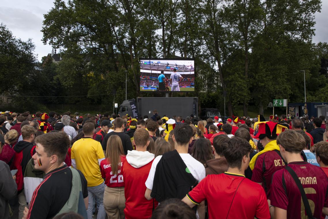 <p>Das Public Viewing wird am Samstag am Clown-Denkmal stattfinden.</p>