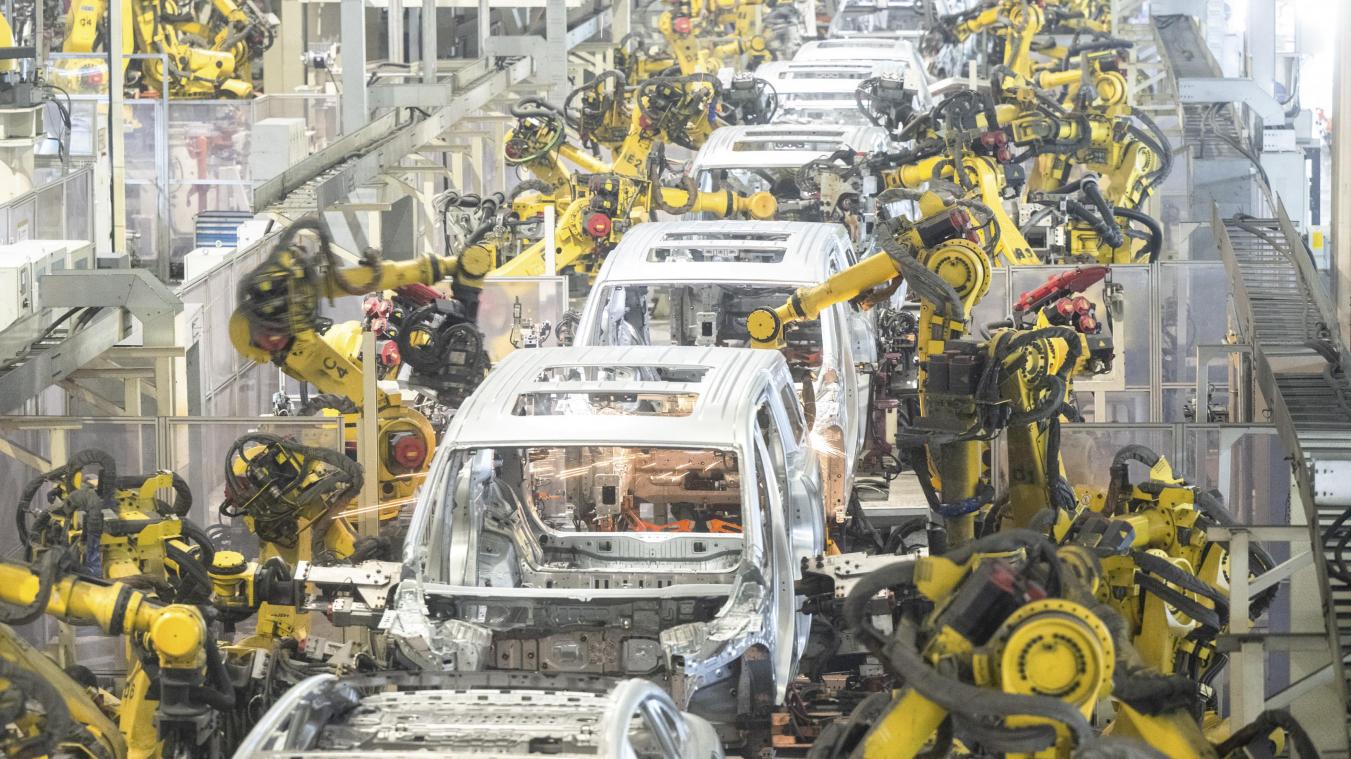 <p>Roboter arbeiten in einer Schweißwerkstatt von Voyah, einer chinesischen Elektroautomarke, in Wuhan in der zentralchinesischen Provinz Hubei. Im Streit um Zölle auf E-Autos ist es zwischen China und der EU zu einer Annäherung gekommen.</p>