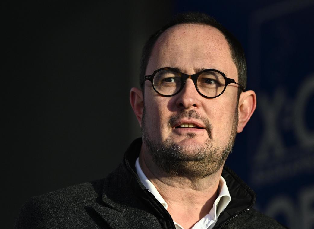 <p>Sechs Tatverdächtige, die dem Drogenmilieu zugeordnet werden, sollen im September 2022 die Entführung des damaligen Justizministers Vincent Van Quickenborne geplant haben. Aus Mangel an Beweisen wurde dieser Straftatbestand jetzt von der Liste der Anklagepunkte gestrichen.</p>