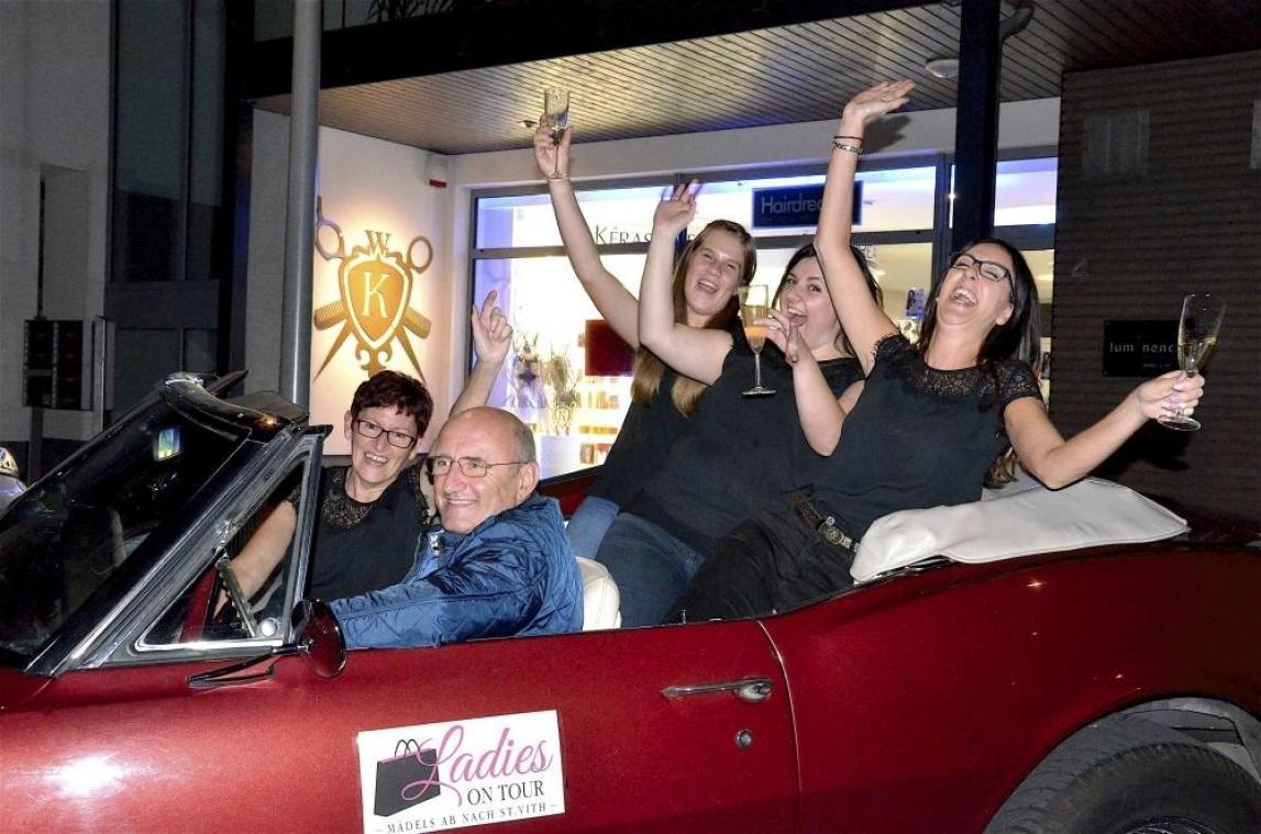 <p>Mit einem Glas Sekt shoppt es sich gleich viel besser: Am Freitag heißt es in St.Vith wieder „Ladies on tour“.</p>