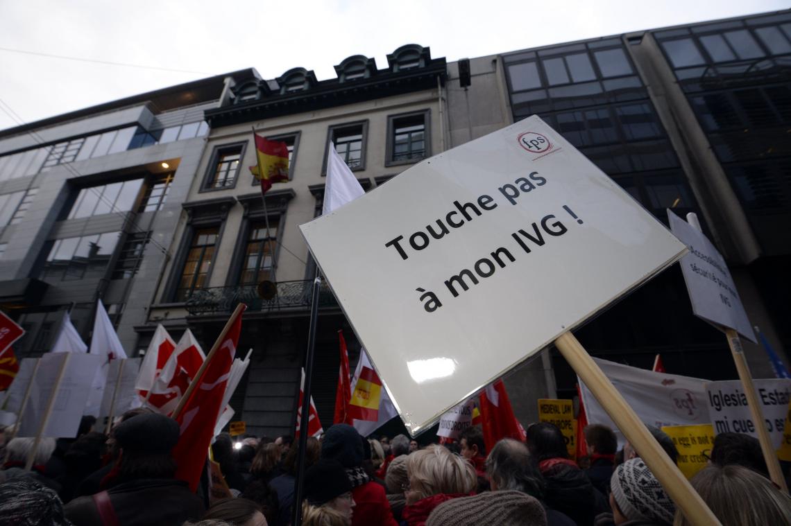 <p>Für das Recht auf Abtreibung ist in Belgien lange gekämpft worden. Jetzt soll die Frist, innerhalb der abgetrieben werden darf von derzeit zwölf auf 18 Wochen erhöht werden.</p>