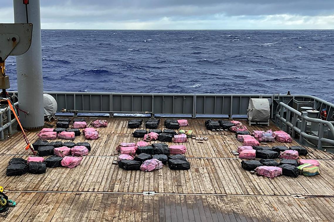 <p>Immer häufiger werfen große Schiffe ihre Drogenladung über Bord, damit kleine Boote sie später auflesen können.</p>