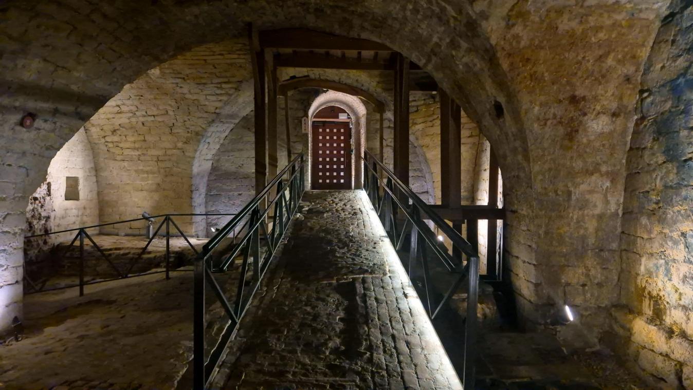 <p>Auf einem Parcours können Besucher die Geschichte des Coudenberg-Palastes entdecken.</p>