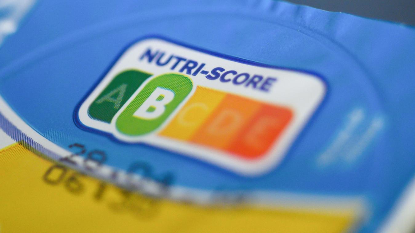<p>Der Nutri-Score bietet die Möglichkeit, ähnliche Lebensmittel hinsichtlich ihres Nährwertes leicht und ohne ernährungswissenschaftliche Kenntnisse auf einen Blick zu vergleichen und sich so im Alltag gezielt gesündere Lebensmittel auszuwählen.</p>