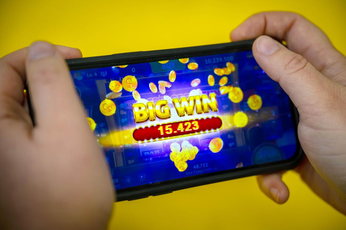 <p>Illegale Glücksspielseiten verlocken junge Spieler: Fast die Hälfte der 18- bis 21-Jährigen ist betroffen.</p>