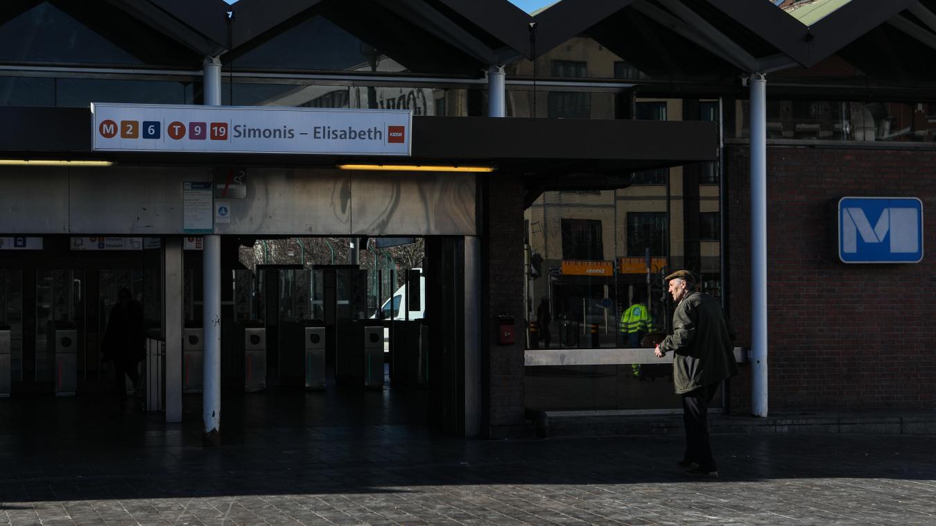 <p>Ein Blick auf die Metro- und Tramstation Simonis</p>
