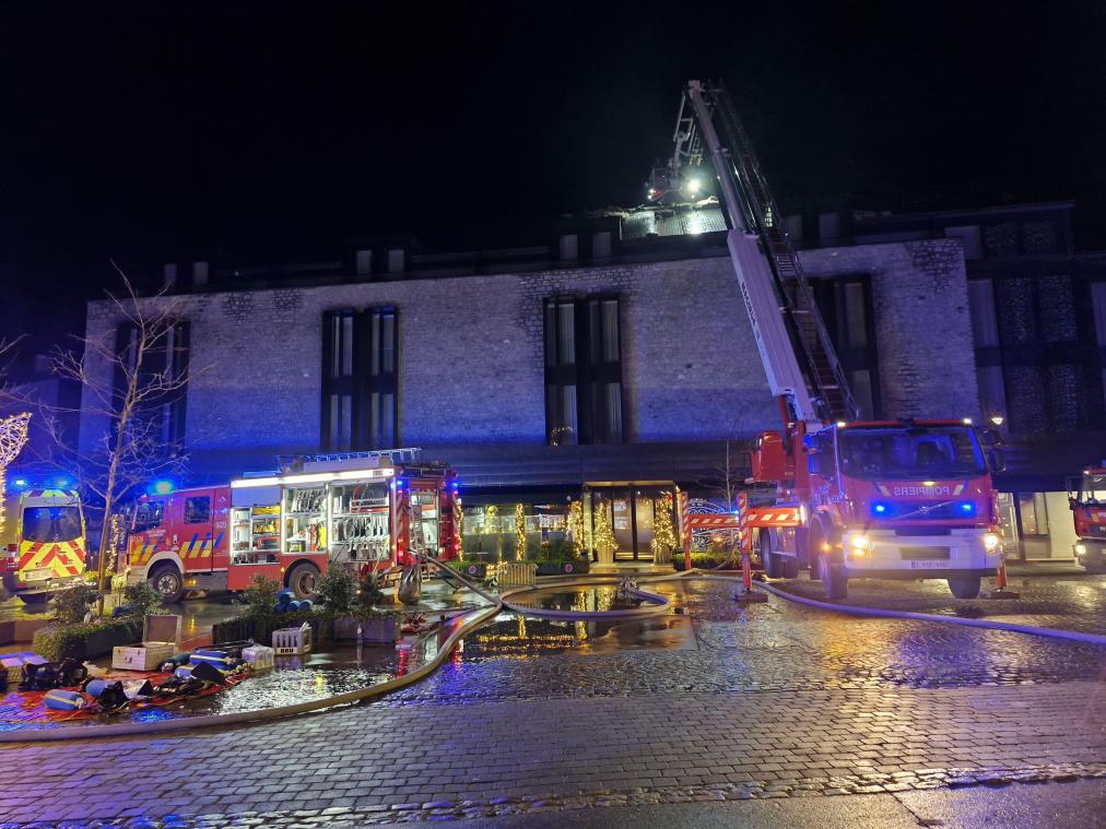 <p>Die Rettungskräfte waren am Montagabend mit einem Großaufgebot vor Ort.</p>