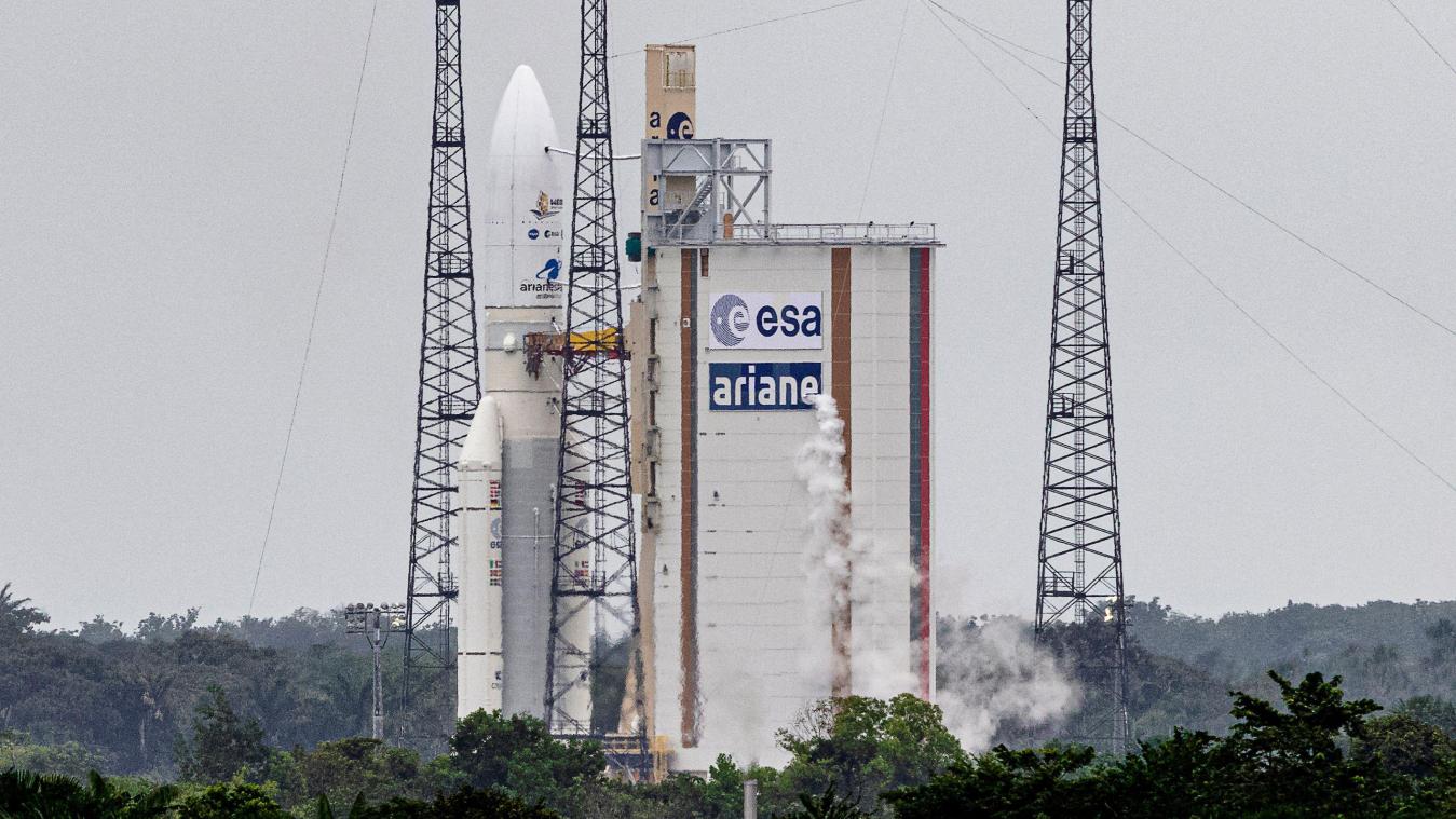 <p>Die Ariane-5-Rakete von Arianespace mit dem James-Webb-Weltraumteleskop der NASA an Bord steht auf der Startrampe des europäischen Weltraumbahnhofs, dem Guiana Space Center in Kourou.</p>