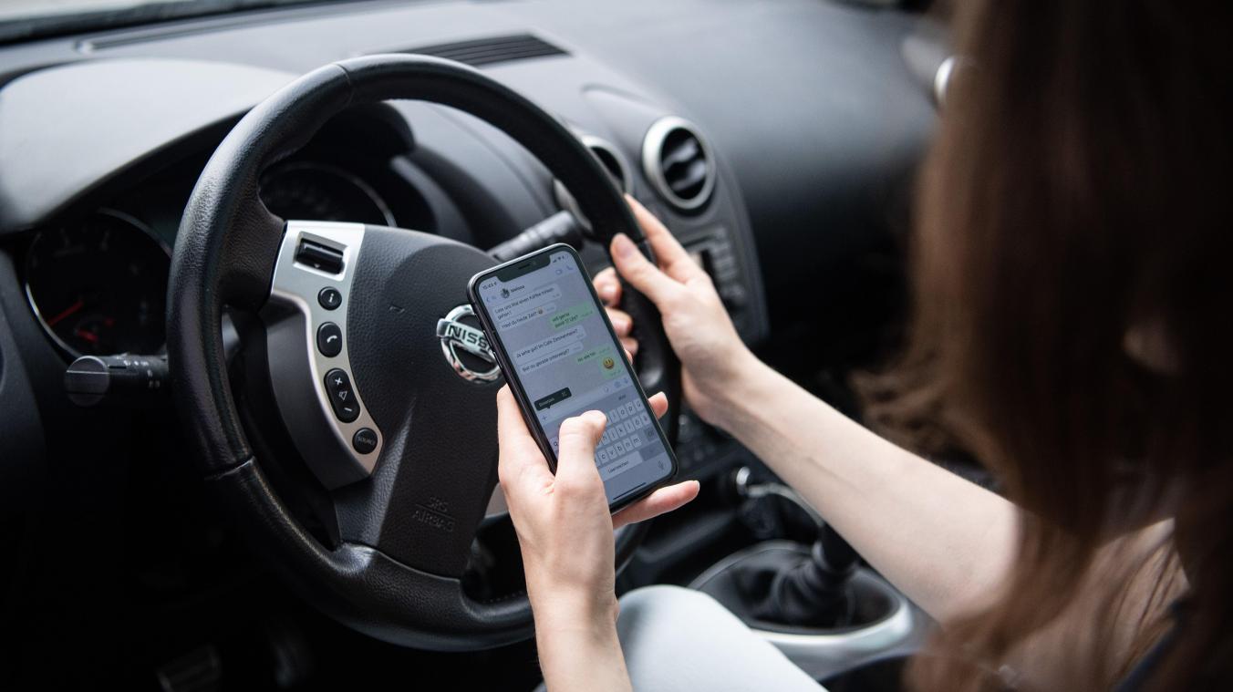 <p>Handy am Steuer: Fast 80 Prozent der Wallonen können nicht widerstehen.</p>