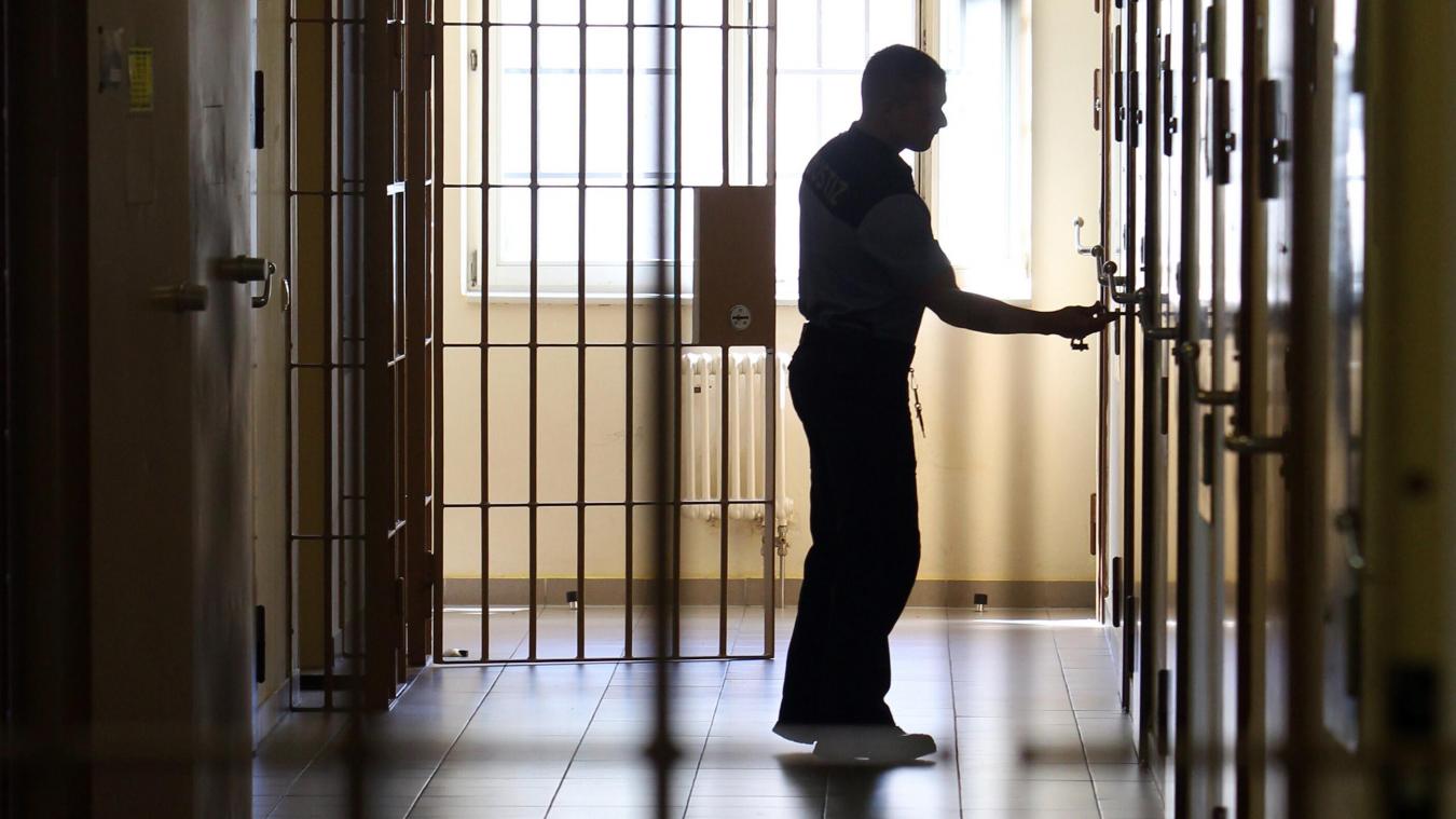 <p>Gefängnisse unter Druck: Handys boomen hinter Gittern.</p>