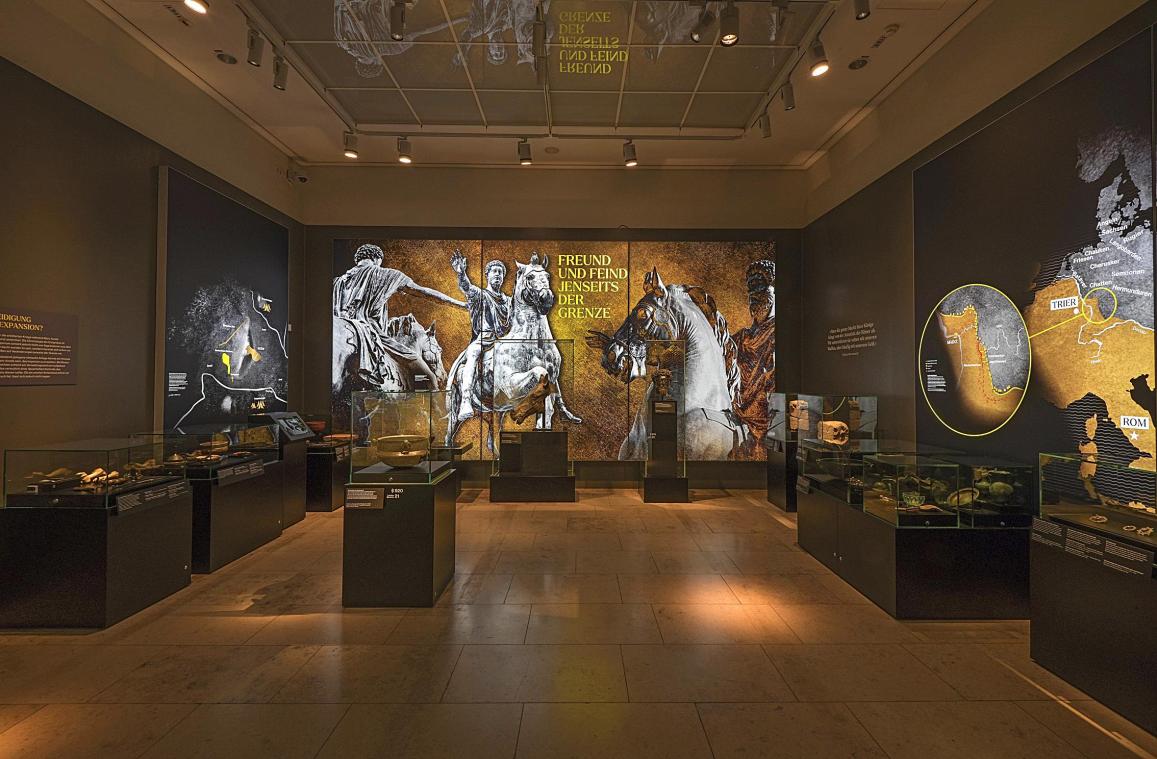 <p>Die Ausstellung im Rheinischen Landesmuseum Trier beleuchtet das Leben des römischen Kaisers zwischen Krieg, Pflicht und Philosophie – und zeigt ihn als Inbegriff des „guten Herrschers“.</p>