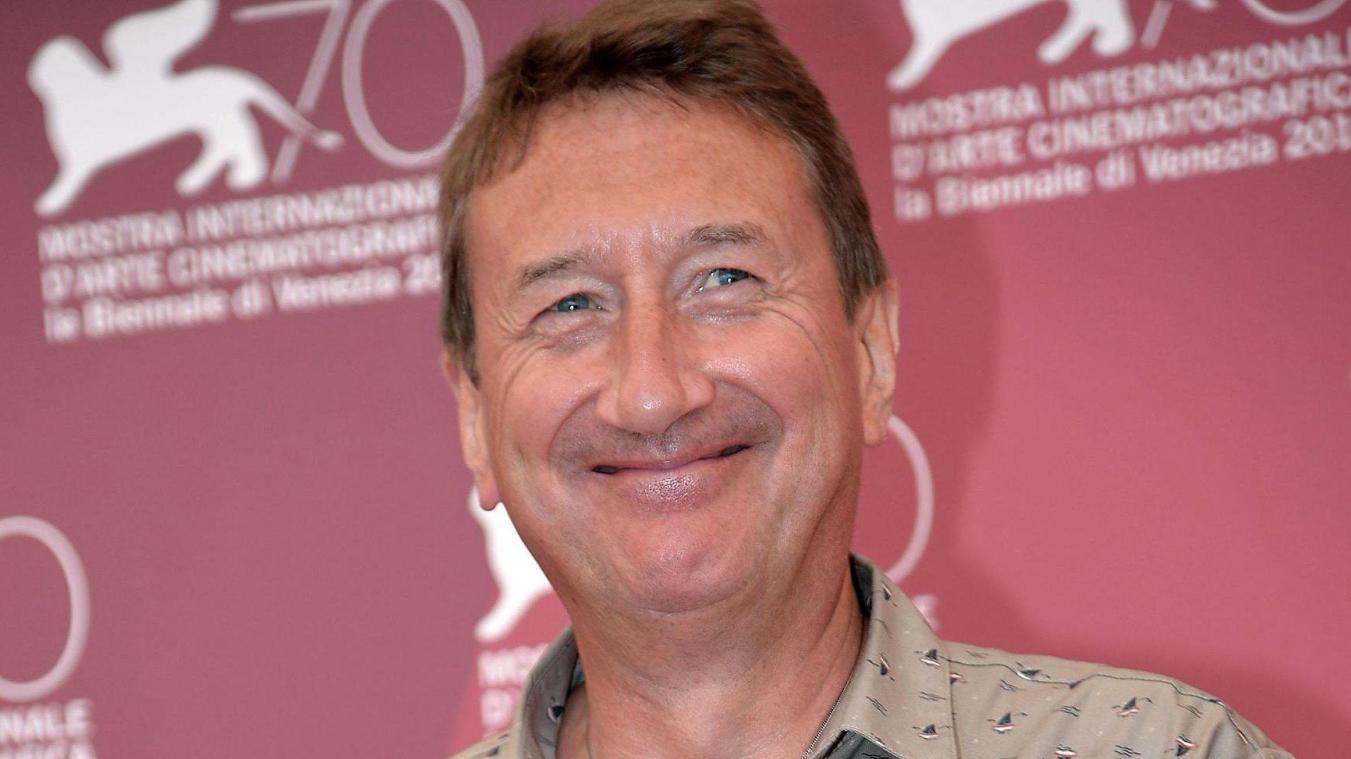 <p>Der britische Drehbuchautor Steven Knight wird das Script für den nächsten James-Bond-Film schreiben.</p>