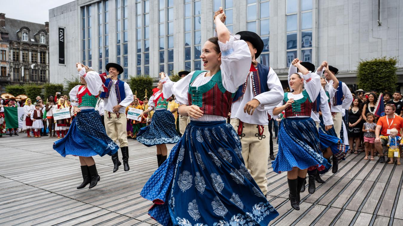 <p>Das traditionsreiche Folklore-Festival in Namur begeistert Besucher.</p>