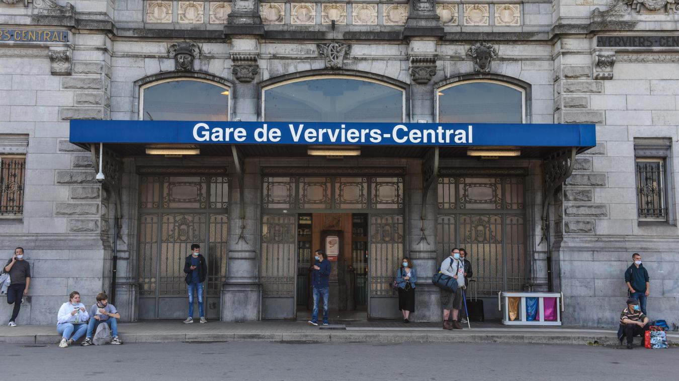 <p>Ein Blick von außen auf den Bahnhof von Verviers</p>