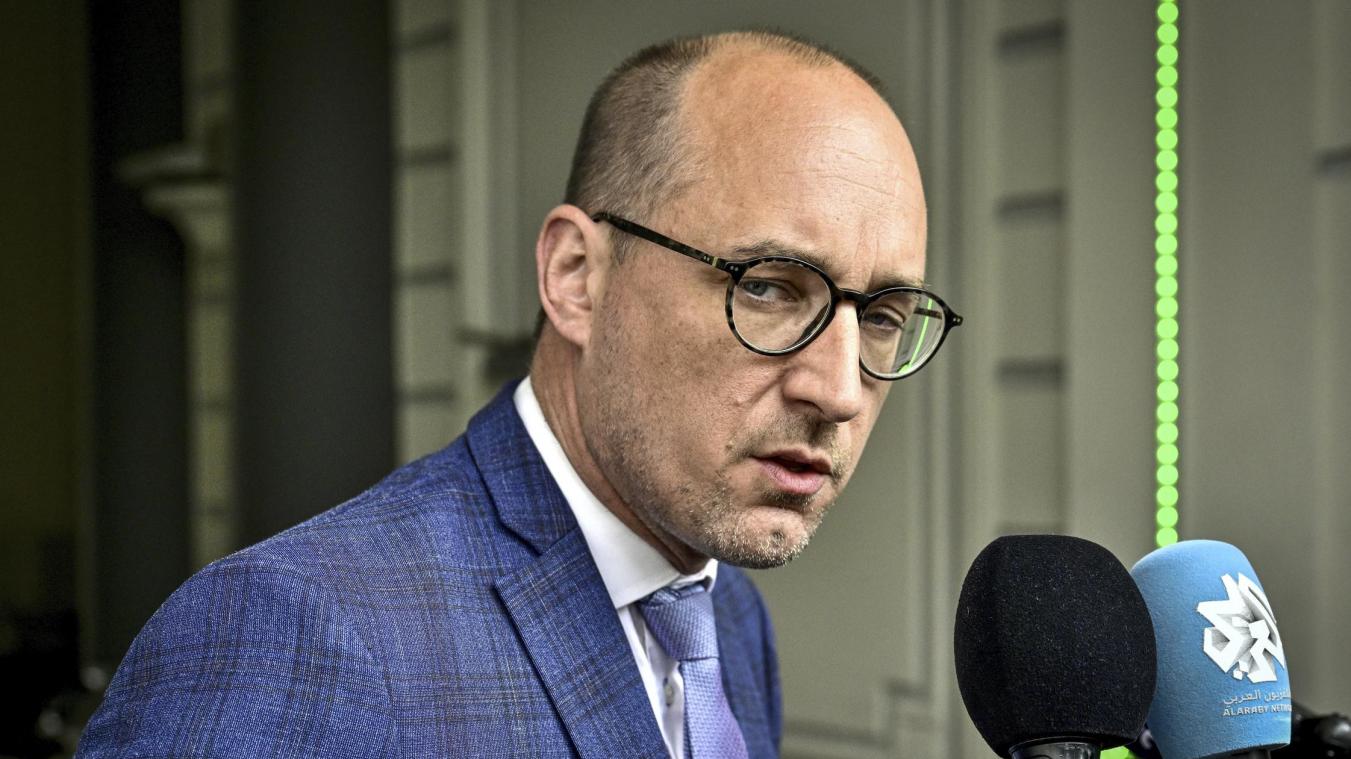 <p>Vize-Premier Vincent Van Peteghem trat nach der Sitzung des Kernkabinetts vor die Presse.</p>