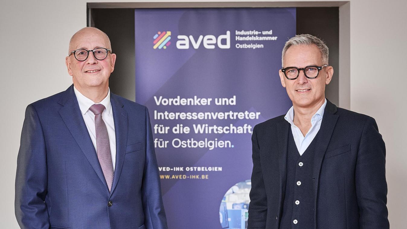 <p>Volker Klinges (links) und Bernd Hugo stehen an der Spitze der fusionierten AVED-IHK. Gemeinsam wollen sie die Interessen der ostbelgischen Wirtschaft mit einer Stimme vertreten.</p>
