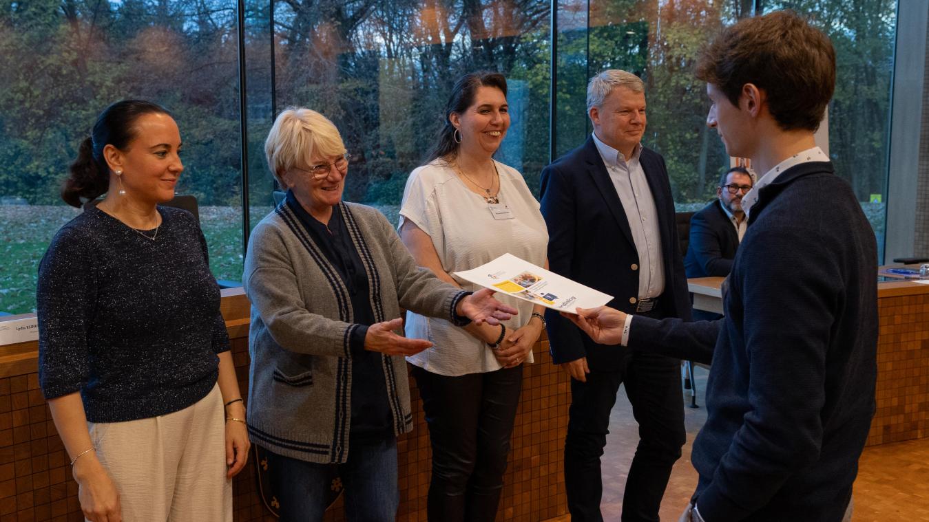 <p>Insgesamt zwölf Handlungsempfehlungen, aufgeteilt in vier Themenschwerpunkte, wurden dem Parlament am Samstag übergeben. Die inhaltliche Vorstellung soll im zuständigen Ausschuss am 17. Dezember erfolgen.</p>