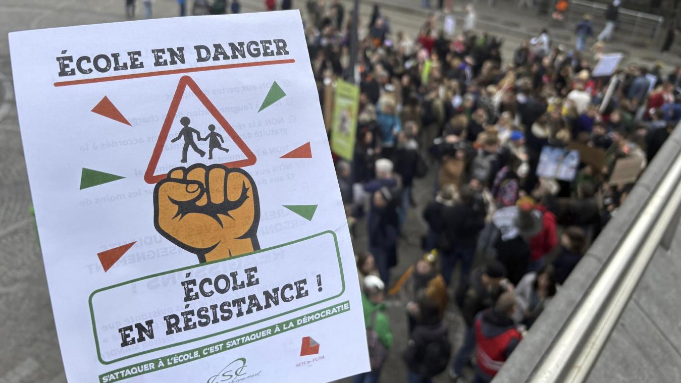 <p>Aktion der Lehrergewerkschaften in Lüttich Ende Oktober. Am Montag gibt es wieder Proteste im Süden des Landes.</p>