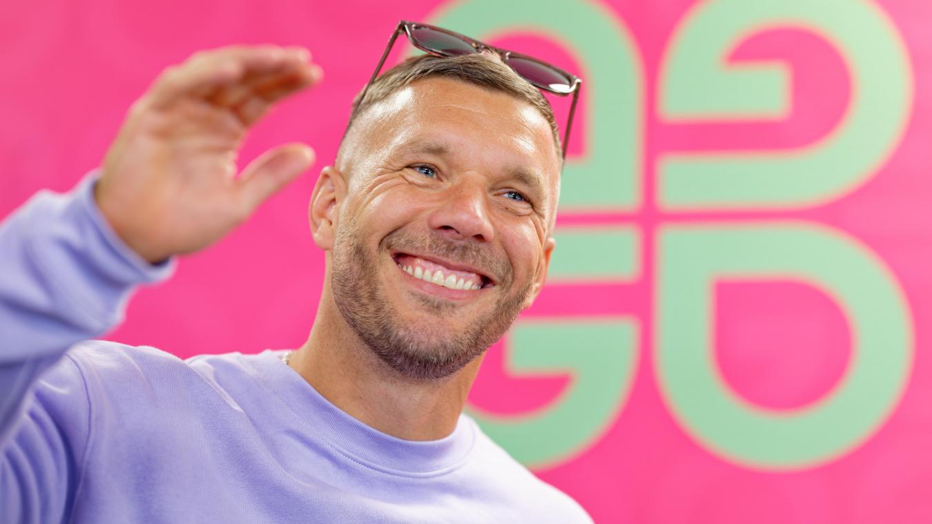 <p>Lukas Podolski freut sich über die Entwicklung seines Herzensclubs 1. FC Köln.</p>
