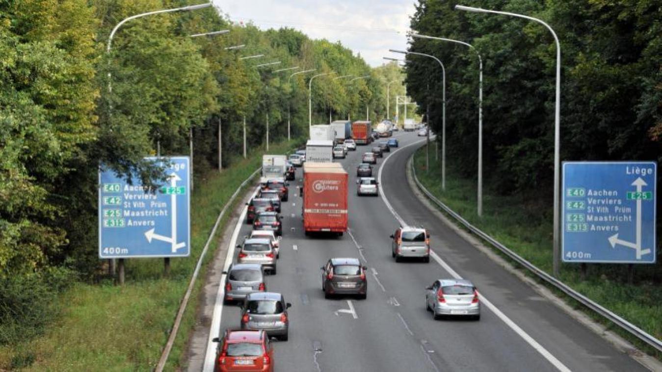 <p>Fahrbahn am Kreuz Loncin wird erneuert</p>
