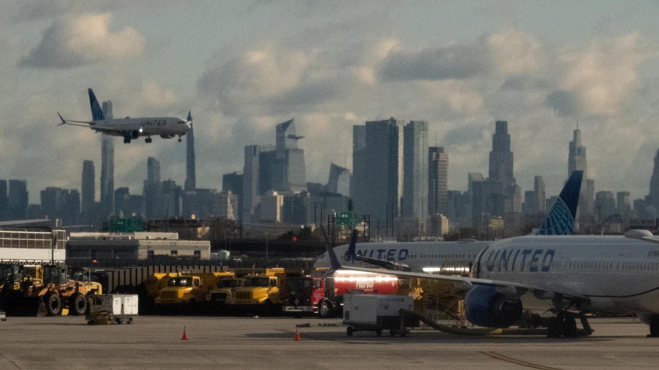 <p>Der Stillstand der Regierungsgeschäfte plagt die USA schon Wochen, der Flugverkehr ist eingeschränkt.</p>