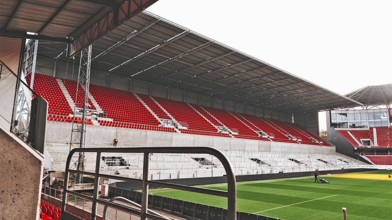 <p>Ein Blick auf die neue Tribüne</p>