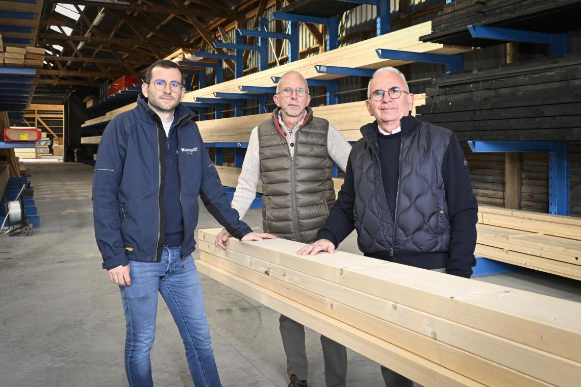 <p>Drei „Chefs“, ein Familienbetrieb: Guy und Luc Jerusalem (von rechts) haben den Betrieb einst von ihrem Vater geerbt, mit Frederic Jerusalem (1.v.l.) hat mittlerweile die vierte Generation bei Lance die Geschäftsführung übernommen.</p>
