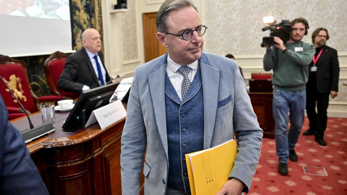 <p>Premier De Wever trifft im Senatsausschuss ein: „Der Senat ist nutzlos.“</p>