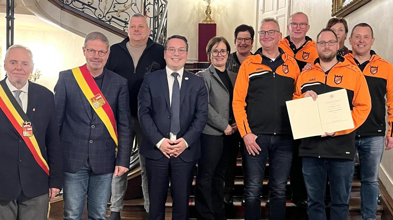<p>Der FC Tanja wird „königlich“. Feierliche Urkundenverleihung am 18. November im Fürstbischöflichen Palast in Lüttich.</p>