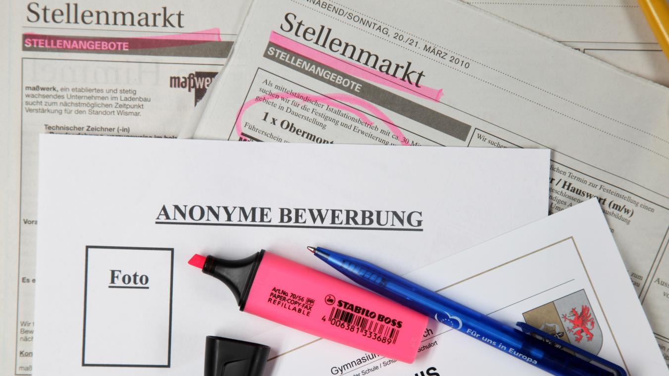 <p>Altersdiskriminierung betrifft alle Generationen – besonders junge Erwachsene und Senioren fühlen sich benachteiligt.</p>