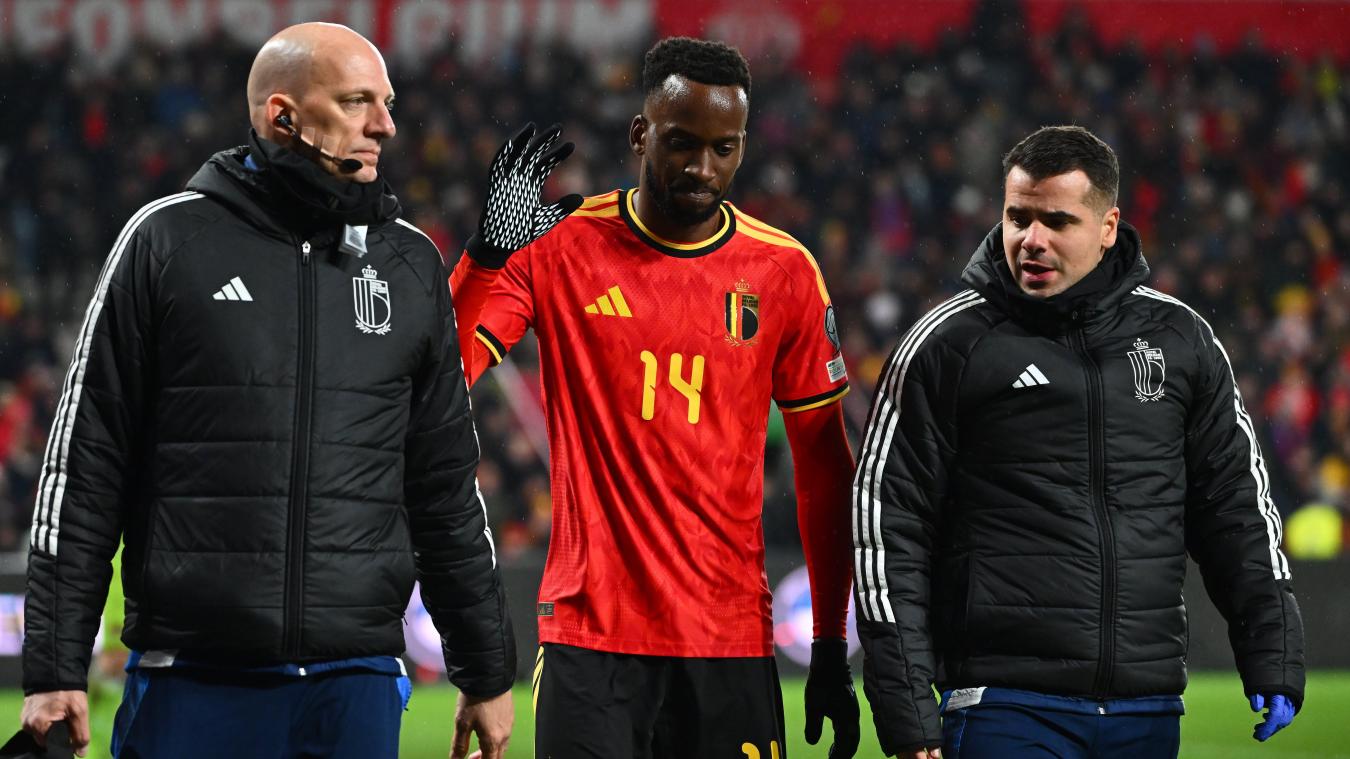 <p>Dodi Lukebakio musste in Lüttich verletzt vom Platz: Ein Knöchelbruch wirft den Belgien-Star wochenlang zurück.</p>