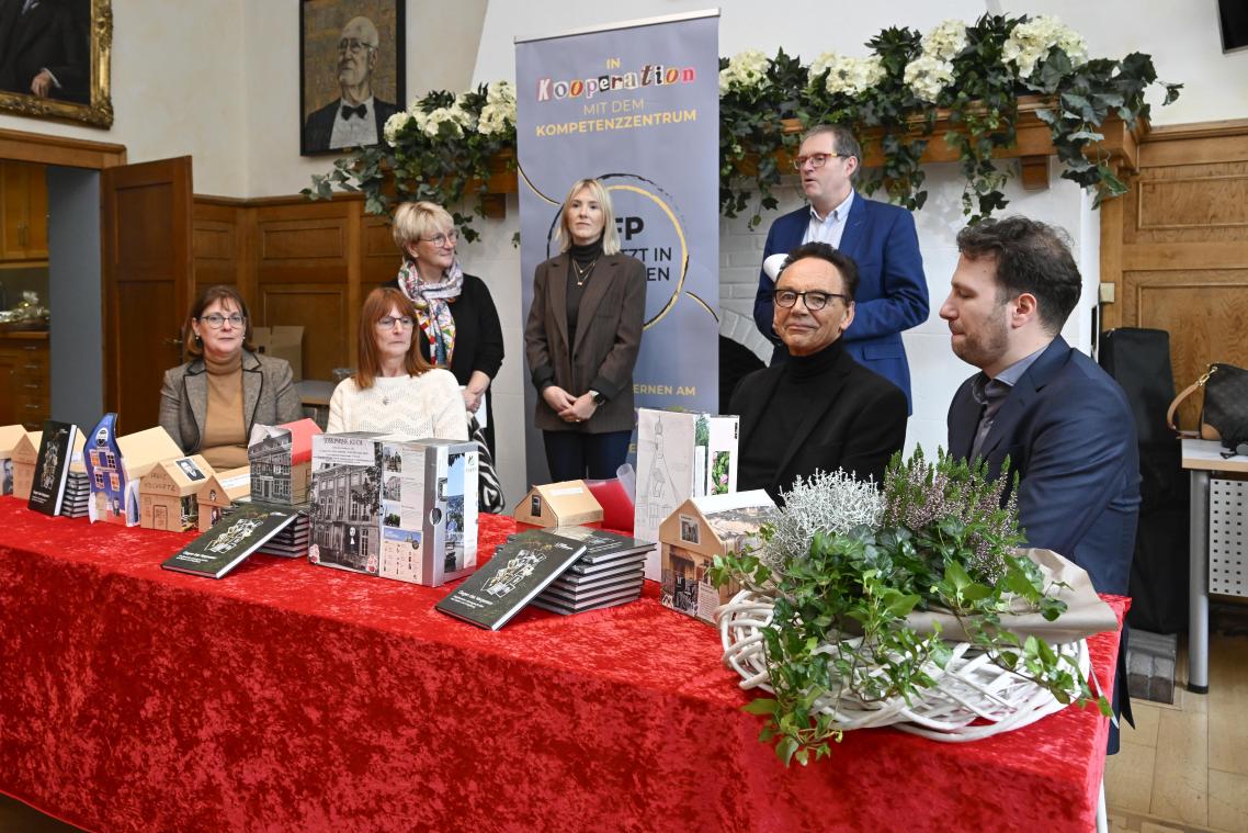 <p>Am Donnerstagnachmittag wurde das Buch im Eupener Rathaus vorgestellt.</p>