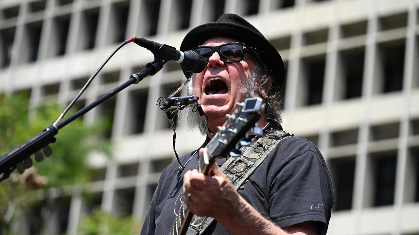 <p>Neil Young - hier bei einem Auftritt im April 2025 in Los Angeles - kommt nach Belgien.</p>