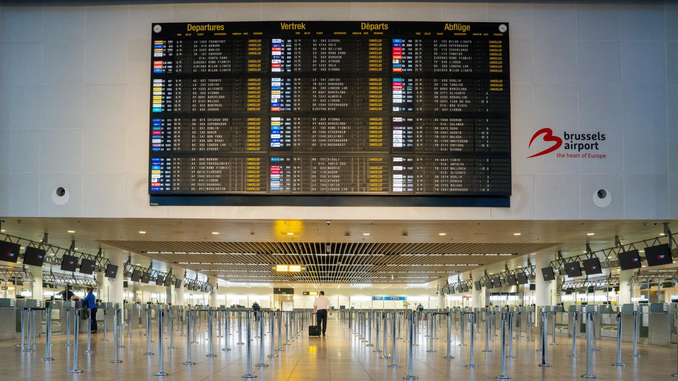 <p>Einige Passagiere auf dem Landesflughafen von Zaventem während des Streiks im Oktober 2025.</p>