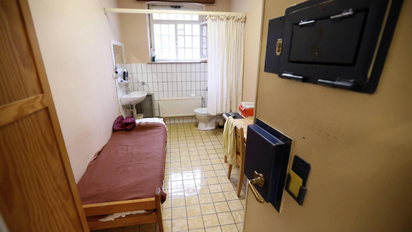 <p>In belgischen Gefängnissen schlafen derzeit 580 Häftlinge auf dem Boden – ein neuer Rekord.</p>